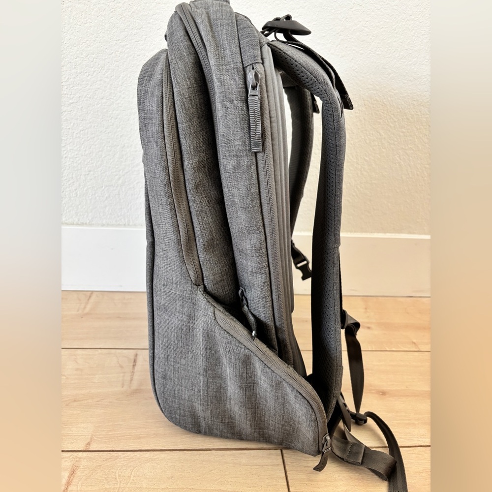 Incase Icon Slim Backpack Grey - Picture 7 of 16